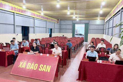 XÃ DÀO SAN DỰ HỘI NGHỊ SƠ KẾT 1 NĂM VẬN HÀNH MÔ HÌNH TỔ CHỨC TỔNG THỂ CỦA HỆ THỐNG CHÍNH TRỊ, MÔ HÌNH CHÍNH QUYỀN ĐỊA PHƯƠNG 2 CẤP