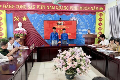 CHI BỘ TRƯỜNG THPT DÀO SAN TỔ CHỨC LỄ KẾT NẠP ĐẢNG VIÊN CHO HỌC SINH ƯU TÚ