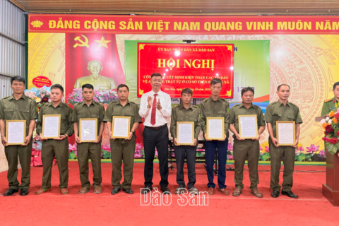 XÃ DÀO SAN KIỆN TOÀN TỔ BẢO VỆ AN NINH, TRẬT TỰ Ở CƠ SỞ