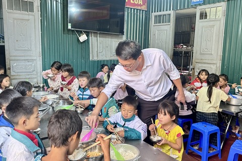 XÃ DÀO SAN KIỂM TRA CÔNG TÁC TỔ CHỨC BỮA ĂN HỌC ĐƯỜNG
