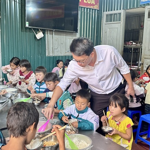 XÃ DÀO SAN KIỂM TRA CÔNG TÁC TỔ CHỨC BỮA ĂN HỌC ĐƯỜNG
