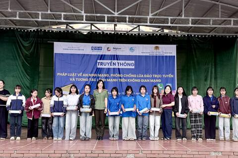 Truyền thông pháp luật về an ninh mạng, phòng chống lừa đảo trực tuyến và xây dựng tương tác lành mạnh trên không gian mạng cho học sinh Trường PTDTBT THCS xã Dào San.