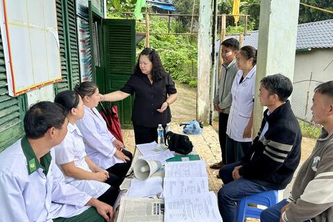 BÍ THƯ ĐẢNG ỦY XÃ DÀO SAN TRỰC TIẾP KIỂM TRA, ĐÔN ĐỐC CHIẾN DỊCH KHÁM SỨC KHỎE MIỄN PHÍ CHO NHÂN DÂN