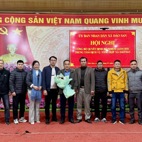 Chiều ngày 14 tháng 01 năm 2026, tại Hội trường Trụ sở Hội đồng nhân dân – Ủy ban nhân dân xã Dào San, Ủy ban nhân dân xã đã tổ chức Hội nghị công bố Quyết định bổ nhiệm Giám đốc Trung tâm Dịch vụ tổng hợp xã Dào San.